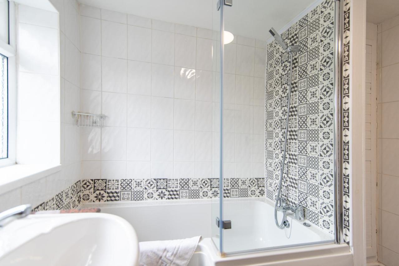 - 2 Bedroom Near Town Centre Apartment Chesterfield