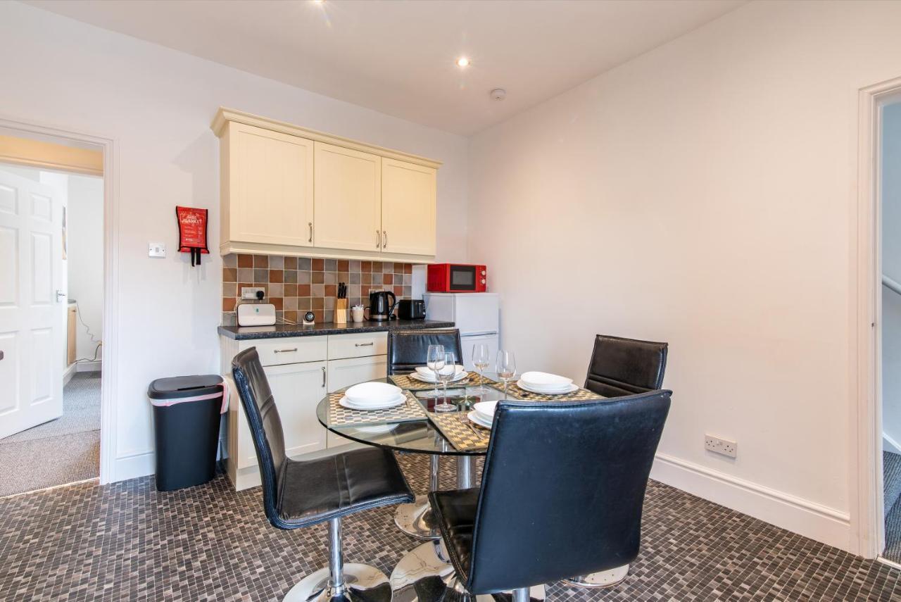 Apartment - 2 Bedroom Near Town Centre *