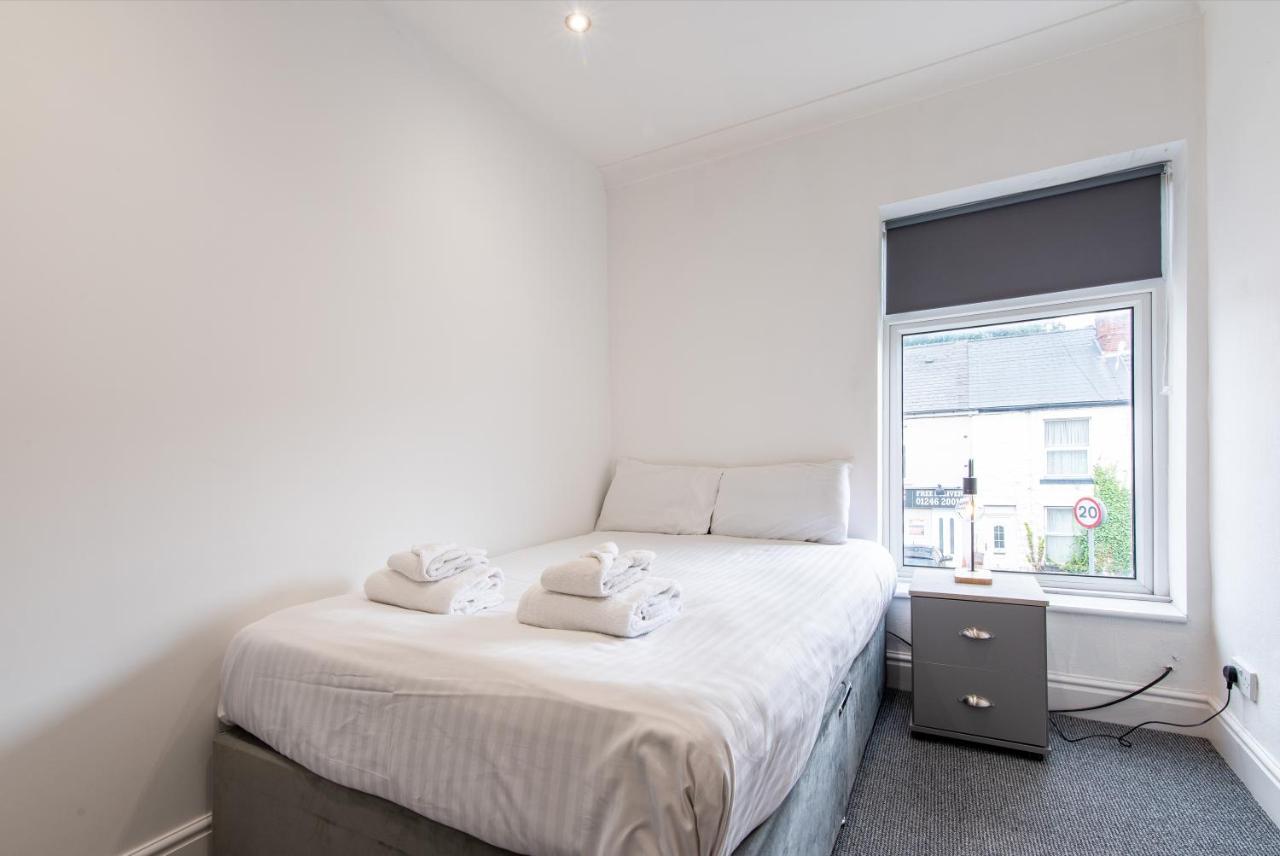 - 2 Bedroom Near Town Centre * Chesterfield