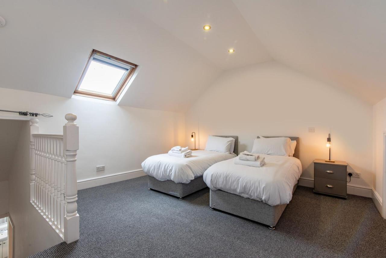 - 2 Bedroom Near Town Centre Apartment
