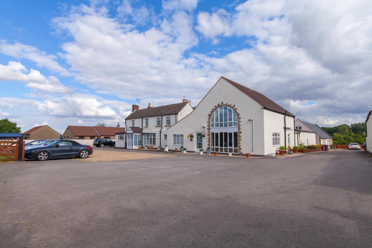 Whitton 4* Chesterfield