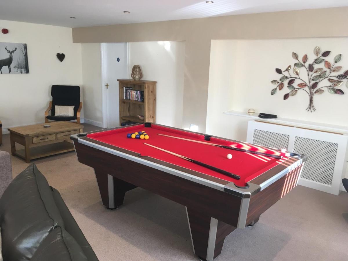 Whitton 4* Chesterfield