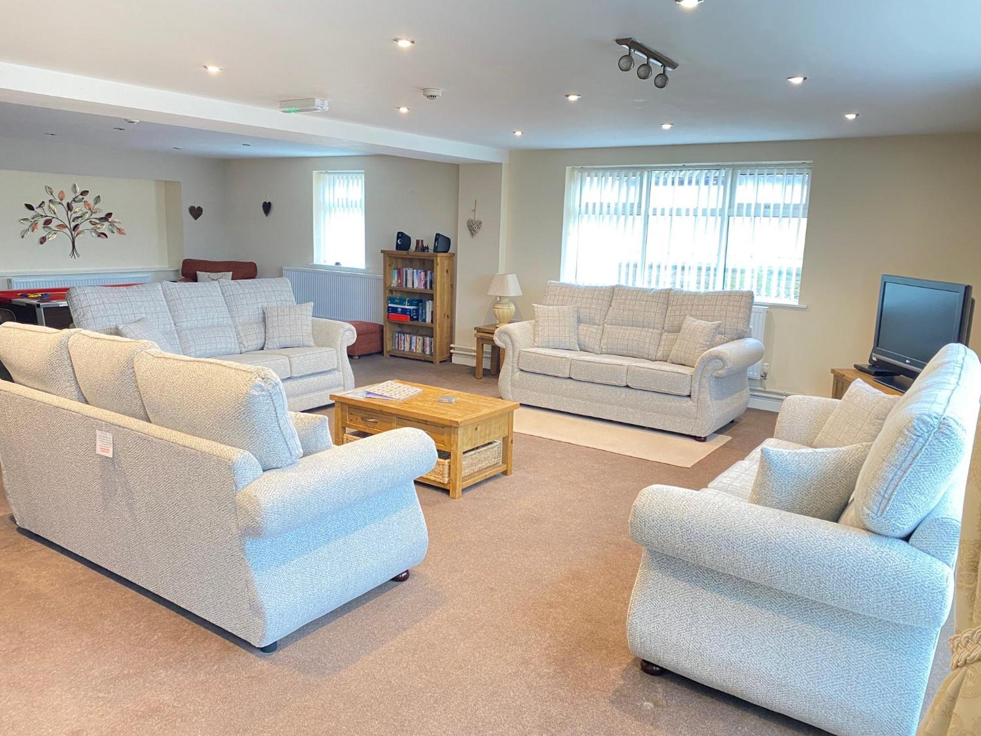 Whitton 4* Chesterfield
