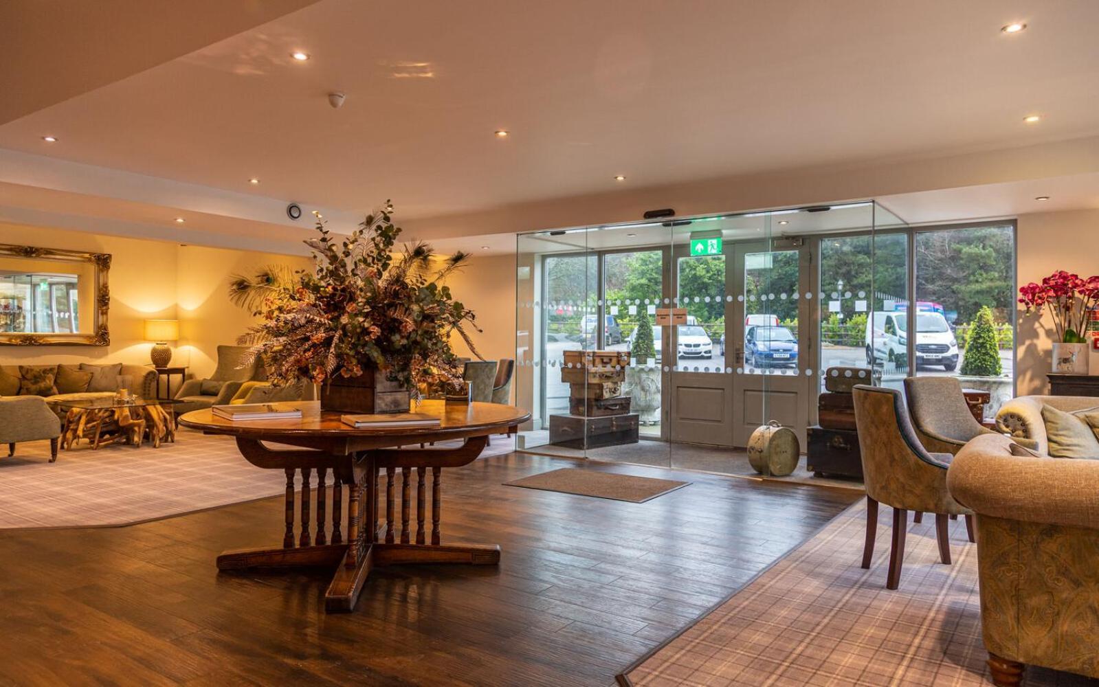 Peak Edge 4* Chesterfield