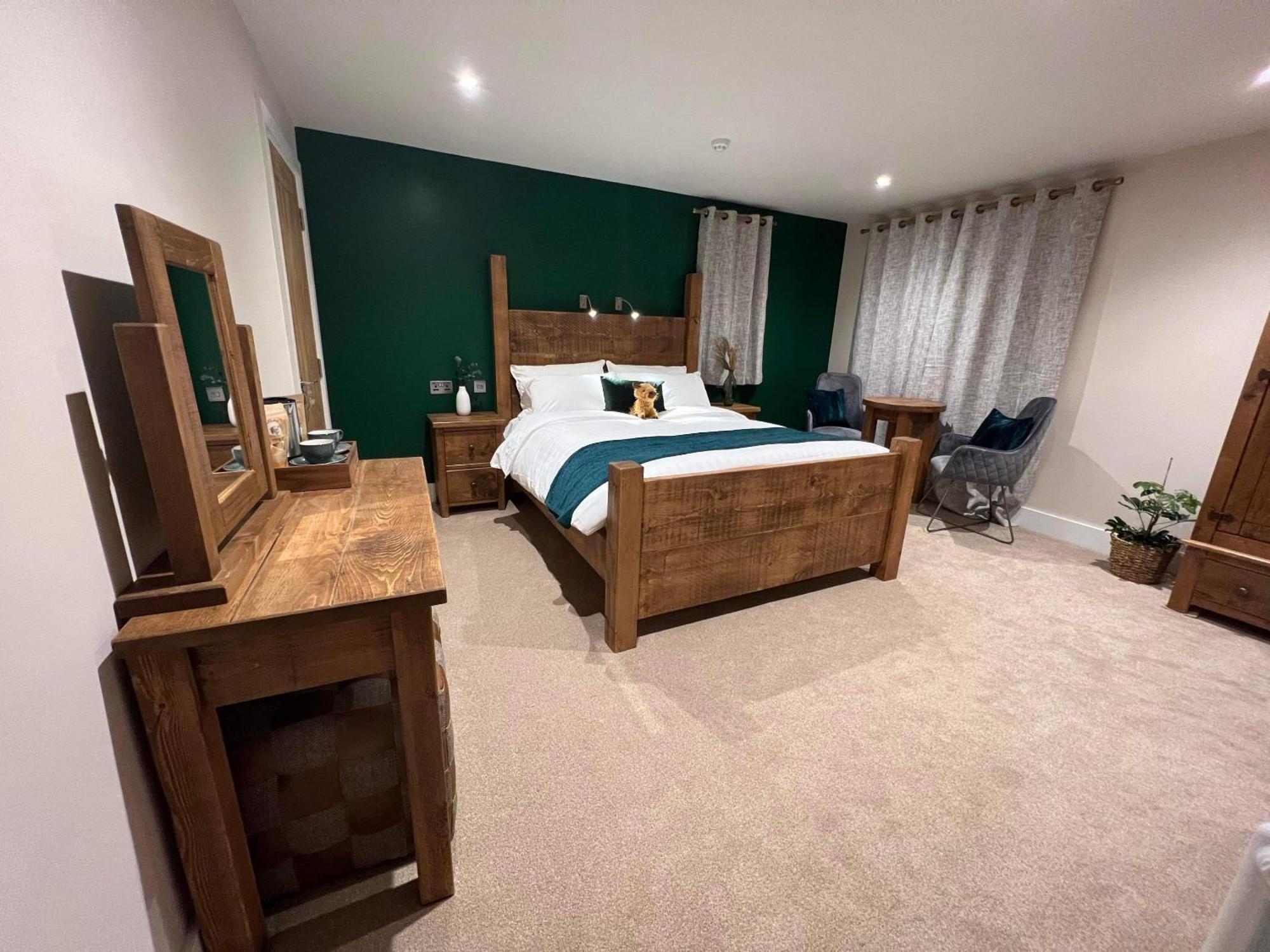 Bulls Head - Holymoorside Inn