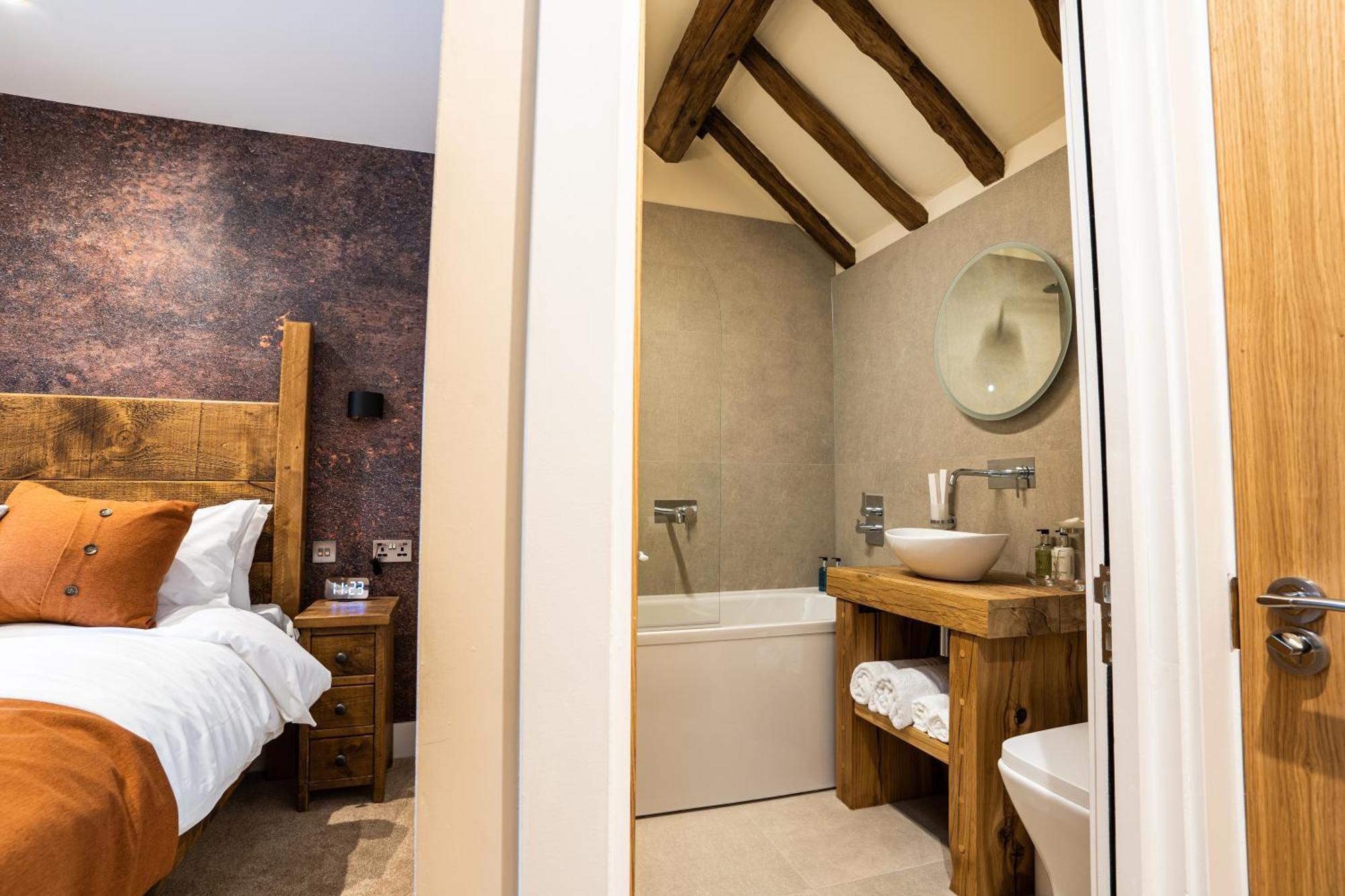 Bulls Head - Holymoorside 5* Chesterfield