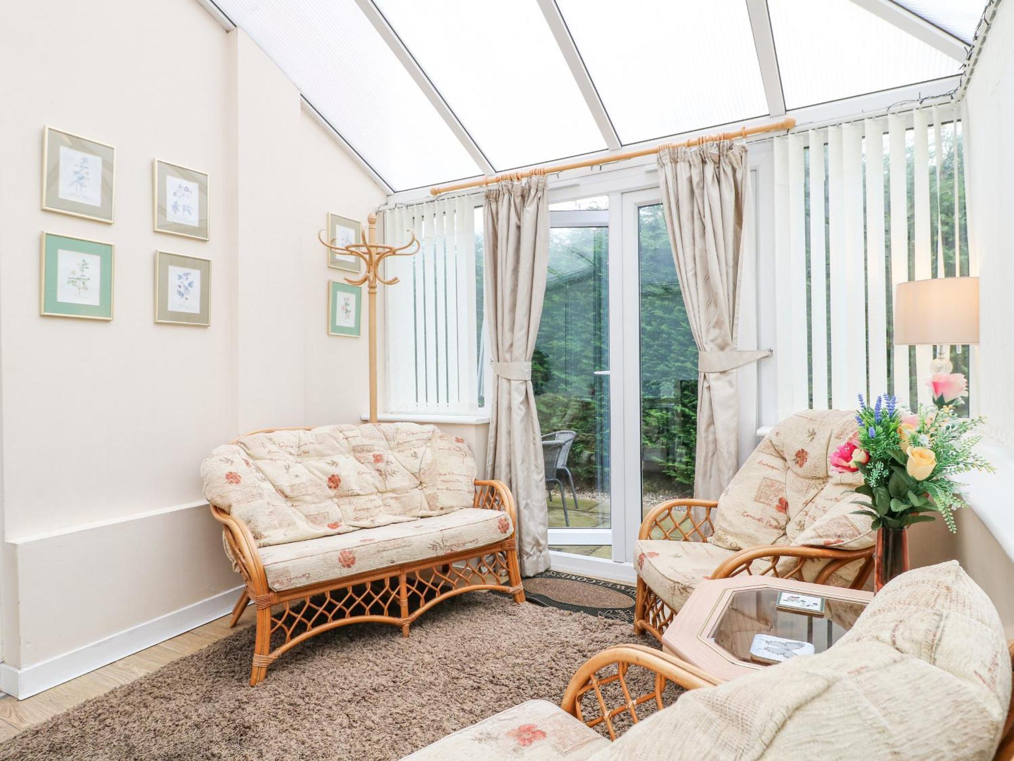 Cedar Holiday home Chesterfield