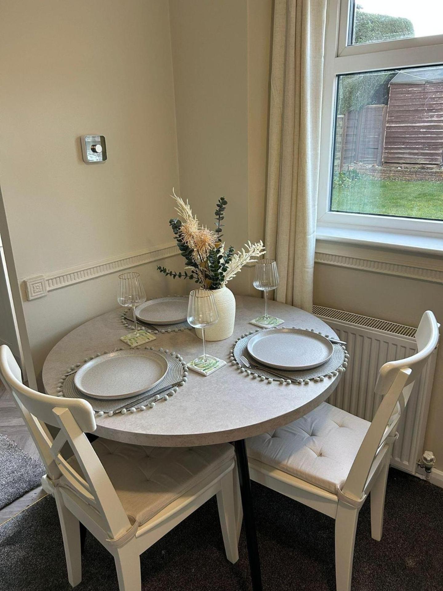 Peak District - 2 Beds - Sleeps 4 - Pet Friendly