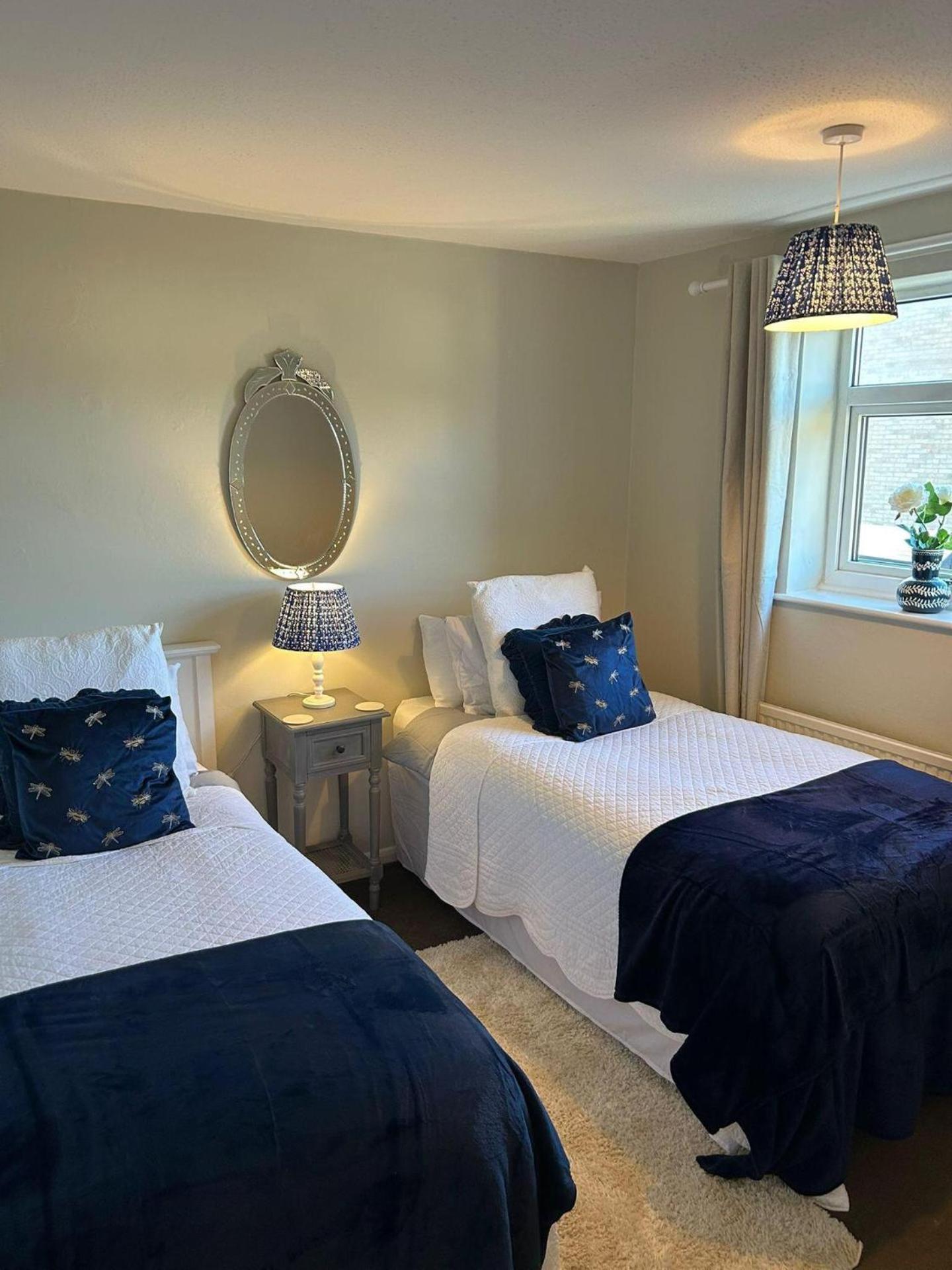 Peak District - 2 Beds - Sleeps 4 - Pet Friendly