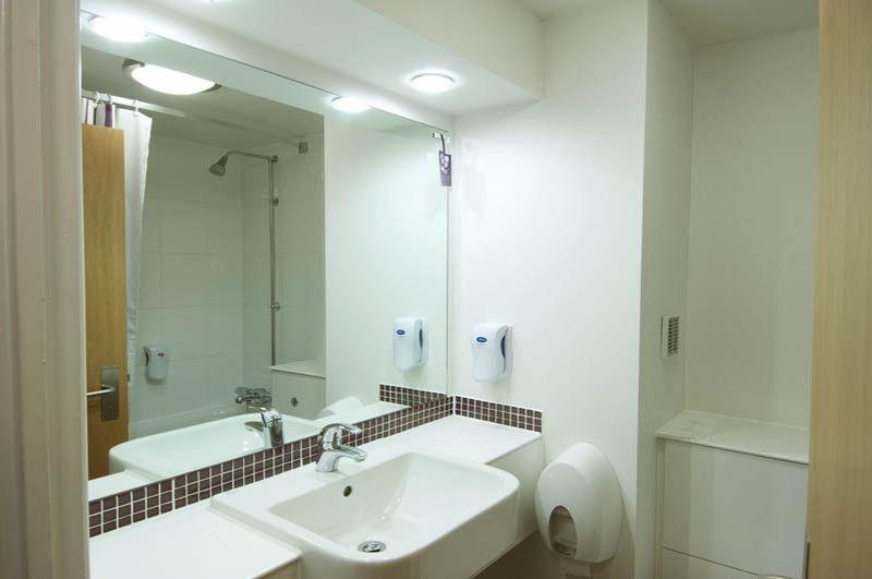 Premier West Hotel 3*