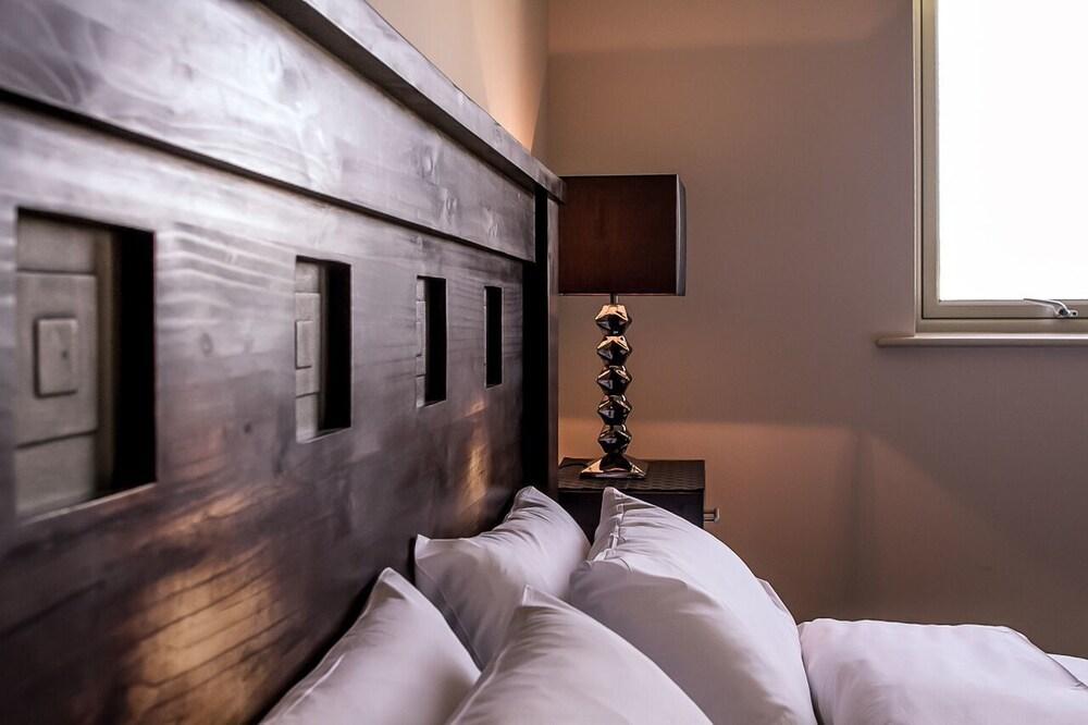 Peak Edge Hotel 4*