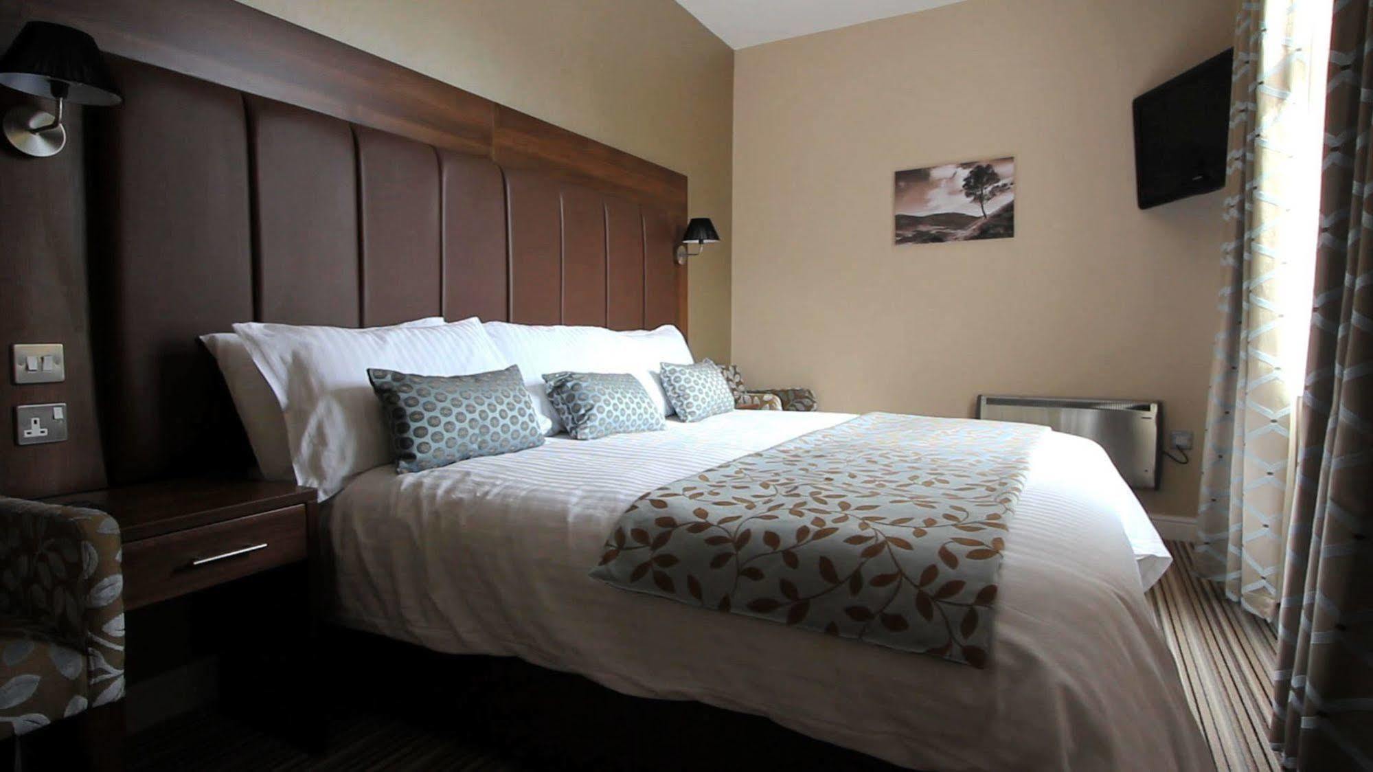 Twin Oaks Hotel Chesterfield