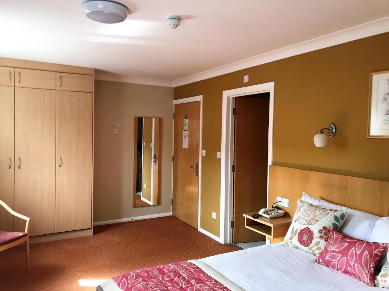 Hotel The Sandpiper Hotel; Sure Collection By Western