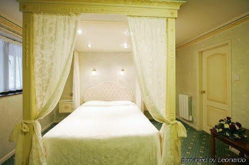 The Sandpiper Hotel; Sure Collection By Western 3* Chesterfield